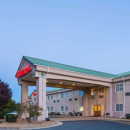 Ramada By Wyndham Strasburg - Shenandoah Valley מראה חיצוני תמונה
