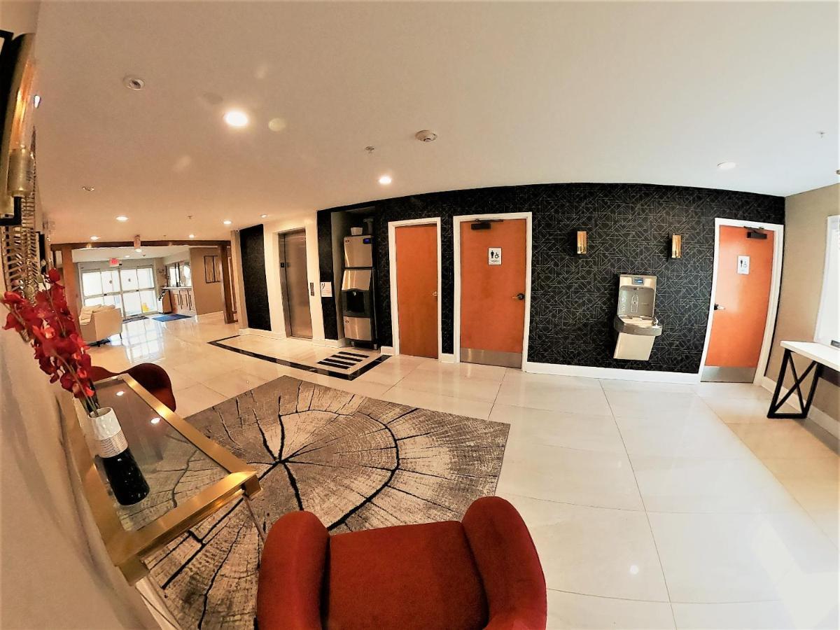Ramada By Wyndham Strasburg - Shenandoah Valley מראה חיצוני תמונה