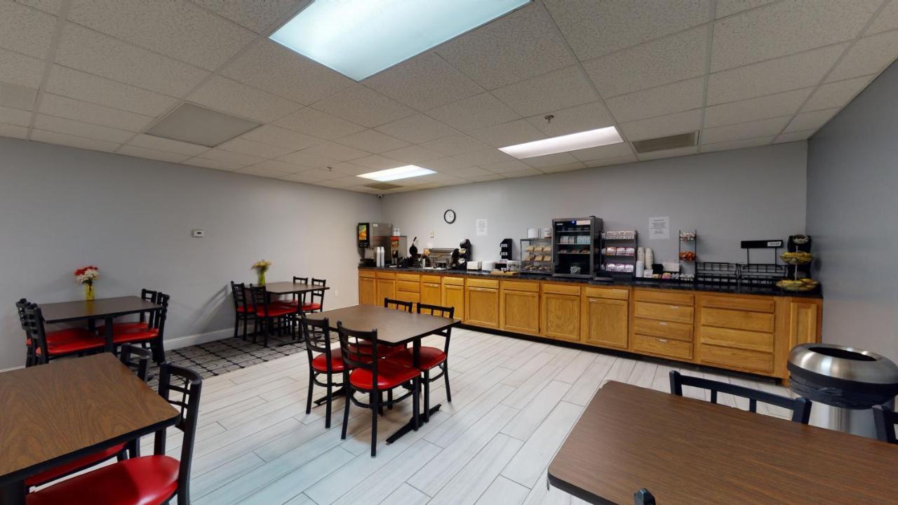 Ramada By Wyndham Strasburg - Shenandoah Valley מראה חיצוני תמונה