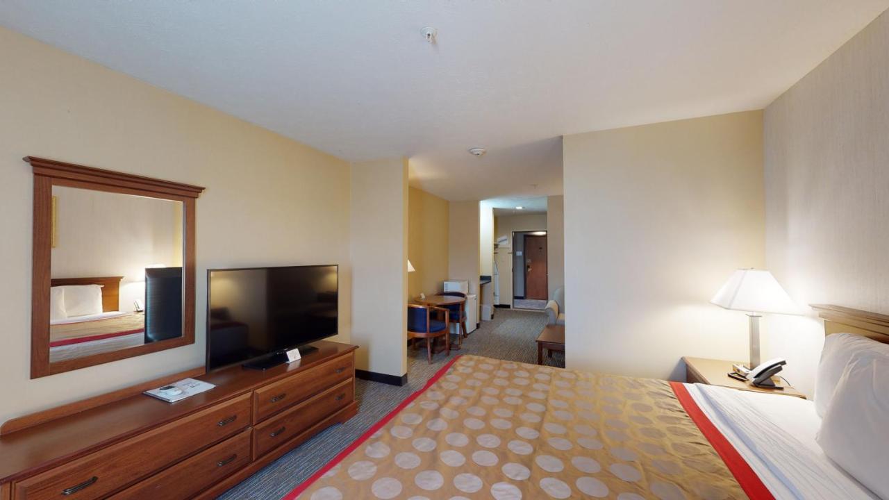 Ramada By Wyndham Strasburg - Shenandoah Valley מראה חיצוני תמונה
