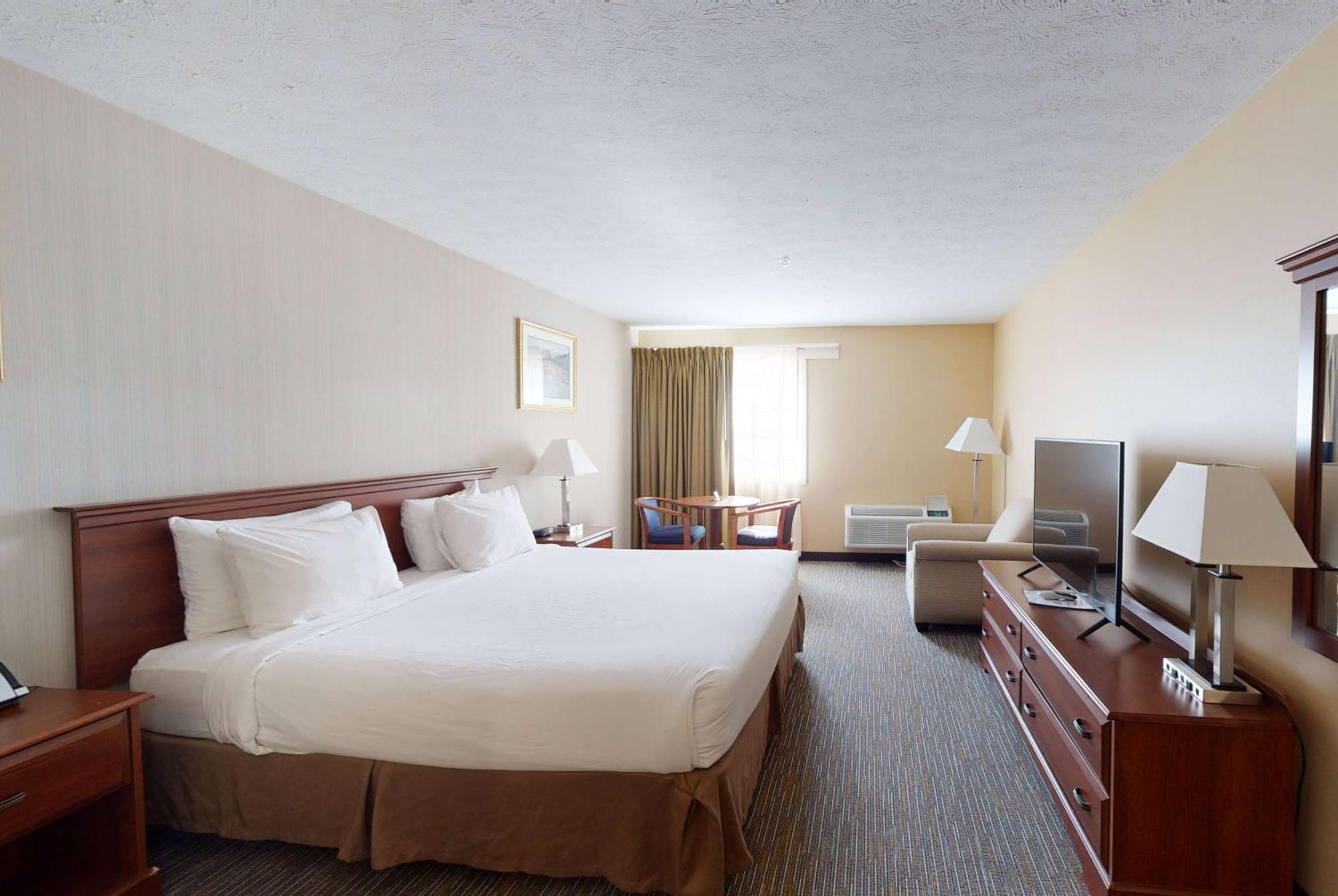 Ramada By Wyndham Strasburg - Shenandoah Valley מראה חיצוני תמונה